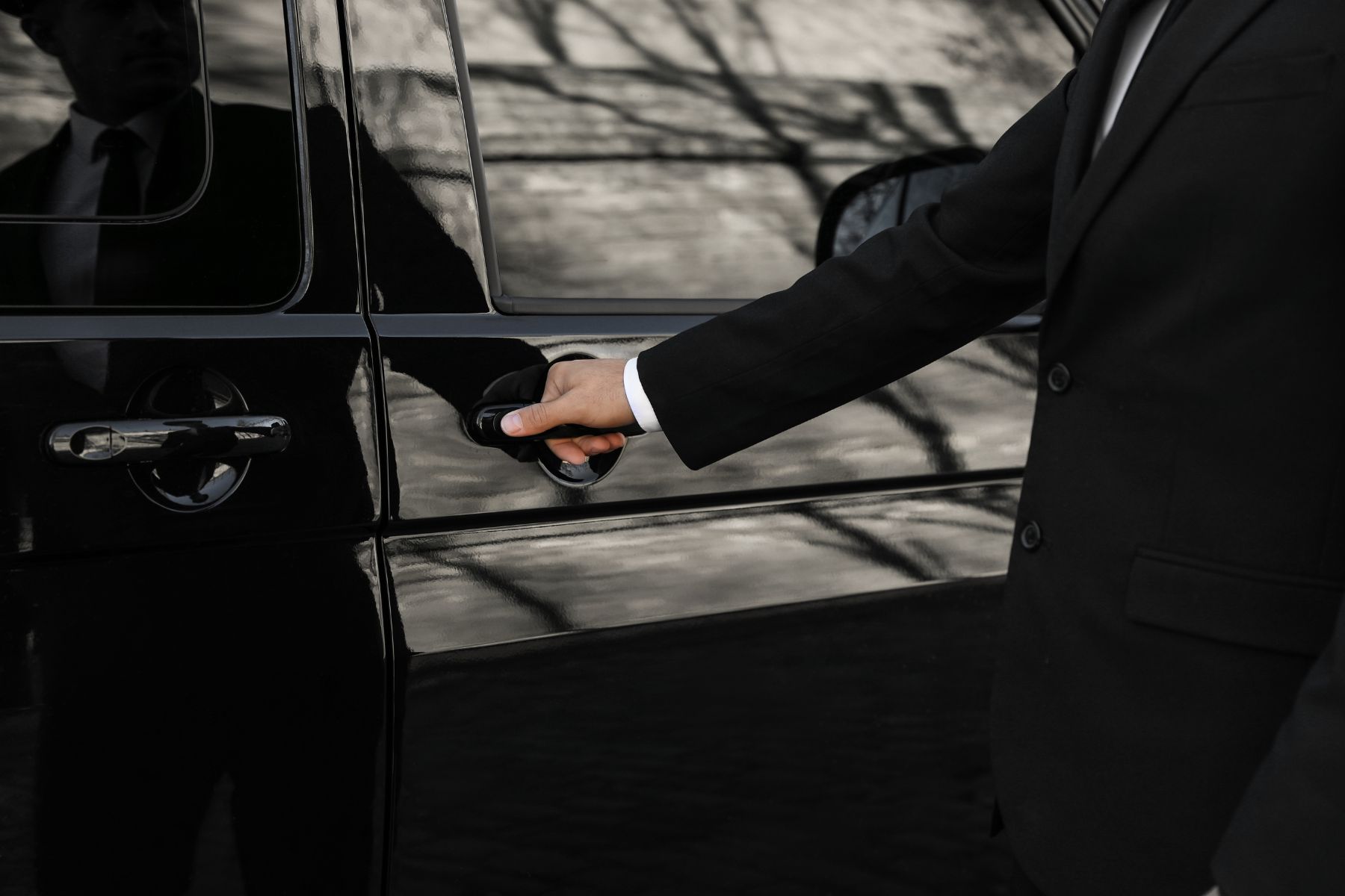 Professional Chauffeur Services 1 &Raquo; Executive Swift Travel - Airport Transfers